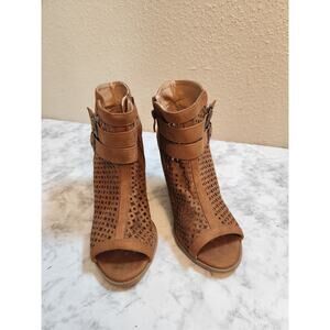 Torrid Women’s Brown Circle Diamond Cutout Peep Toe Ankle Heeled Boots‎ Size 7.5